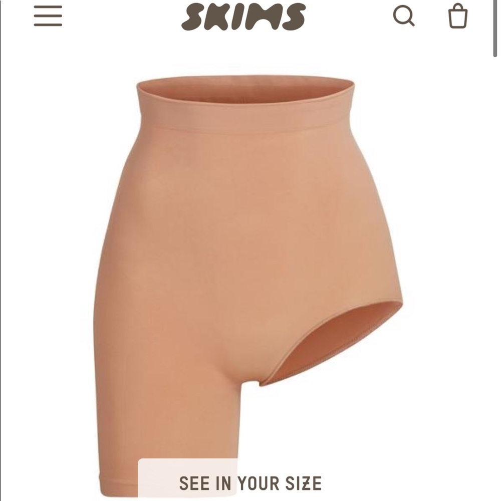 Skims women’s solution short #1